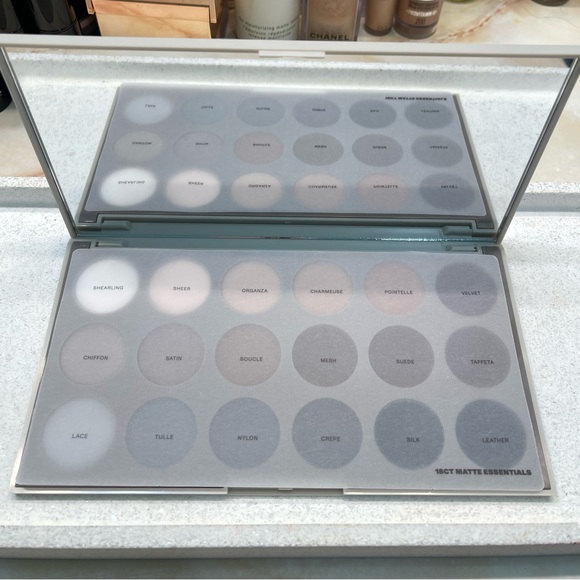 Morphe ~ ‘18CT MATTE ESSENTIALS’ Artistry Eyeshadow Palette ~ Full Size ~ NIB - Picture 9 of 16